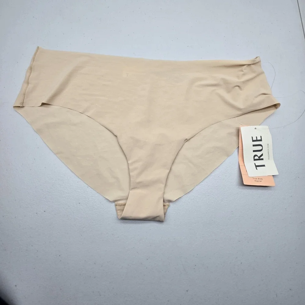 True & Co Women Panties 1X Beige Body Hipster Seamless NWT‎
